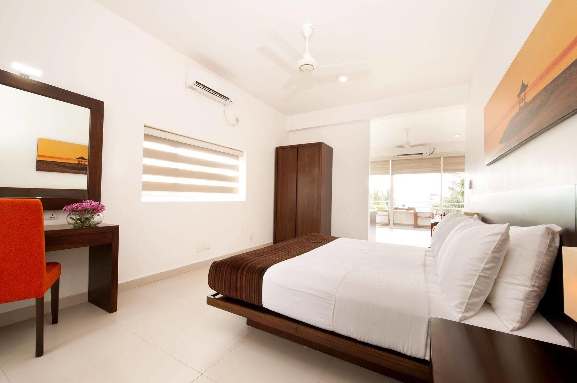 The Beach Apartments Negombo Exterior photo